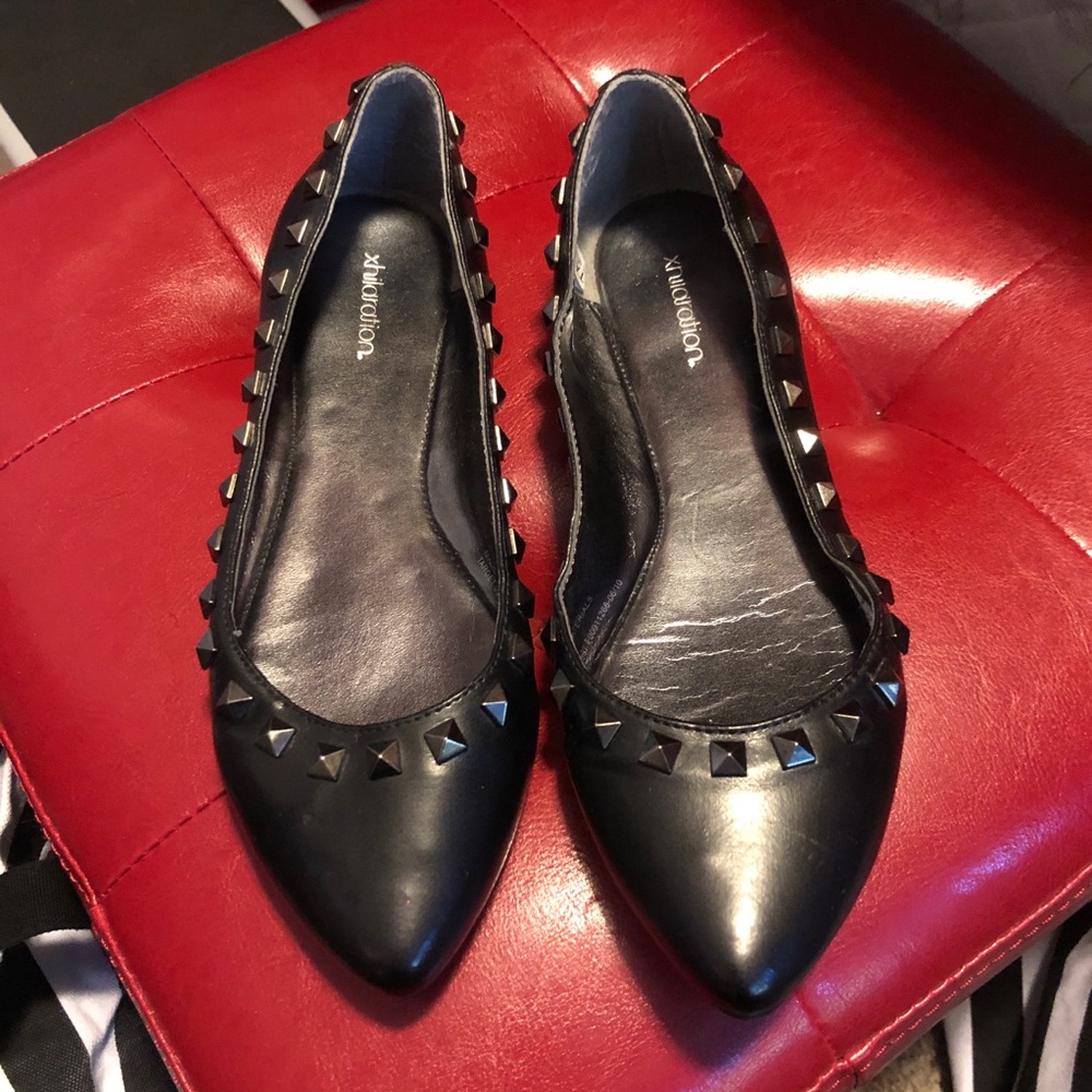 Pointy studded flats